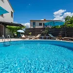 Pet Friendly Apartment In Peroj With Wifi Apartament