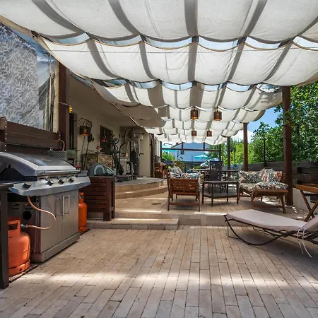 Pet Friendly Apartment In Peroj With Wifi *