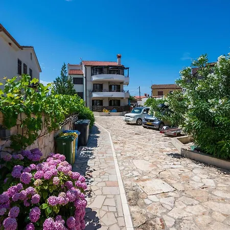 Appartamento Beautiful In With Wifi