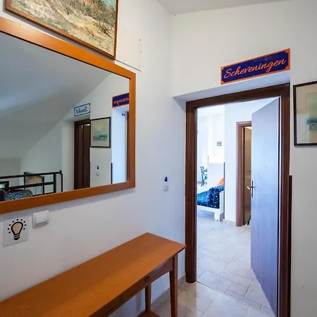 דירה In With House Sea View פרוי